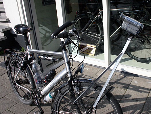 Camerastatief op Koga Signature van Eric. Copyright De Vakantiefietser, Amsterdam