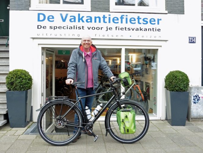 Andre met z’n Idworx oPinion met mooie felgroene fietstassen.