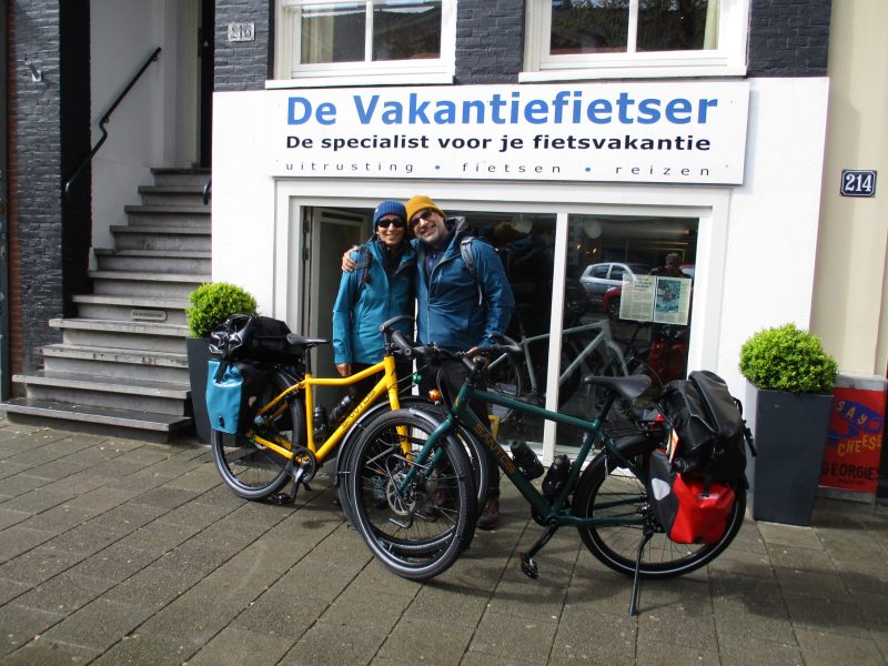 santos-travelmaster-3-heren-geel-blauw-rohloff-riem-narinder-petros.jpg