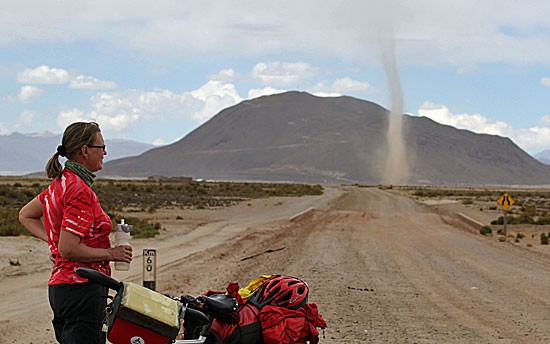 Carla en windhoos op de altiplano, Bolivia